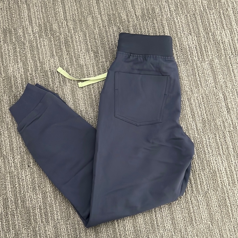 figs space navy high waisted zamora jogger 2.0!! Worn only ONE TIME!!